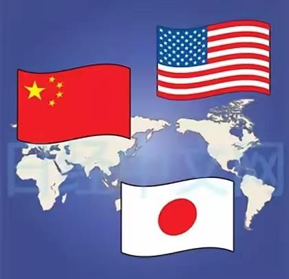 中美日正在上演新的“三国演义”。第一，美国是“伪盟主”，看似强势，实则外强中干