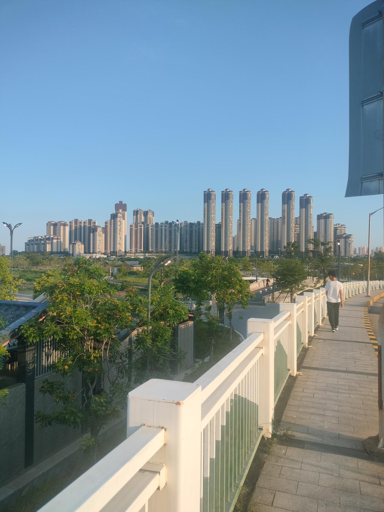 原单位已不存在，退休了的去那里住？我们工厂原来是国营的，后面改制，工厂卖掉了，