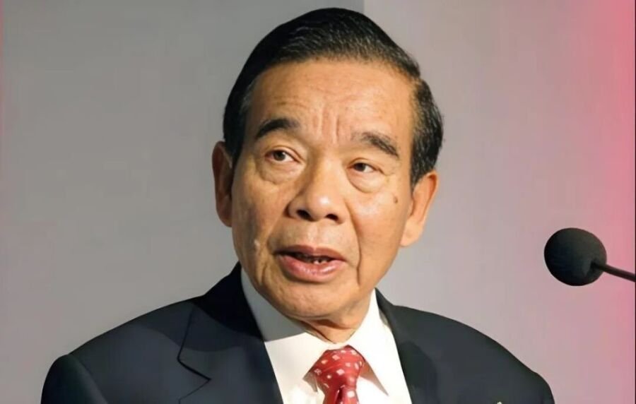 许家印陪富豪通宵斗地主输钱！瘦了5斤对方很满意：投给恒大10亿