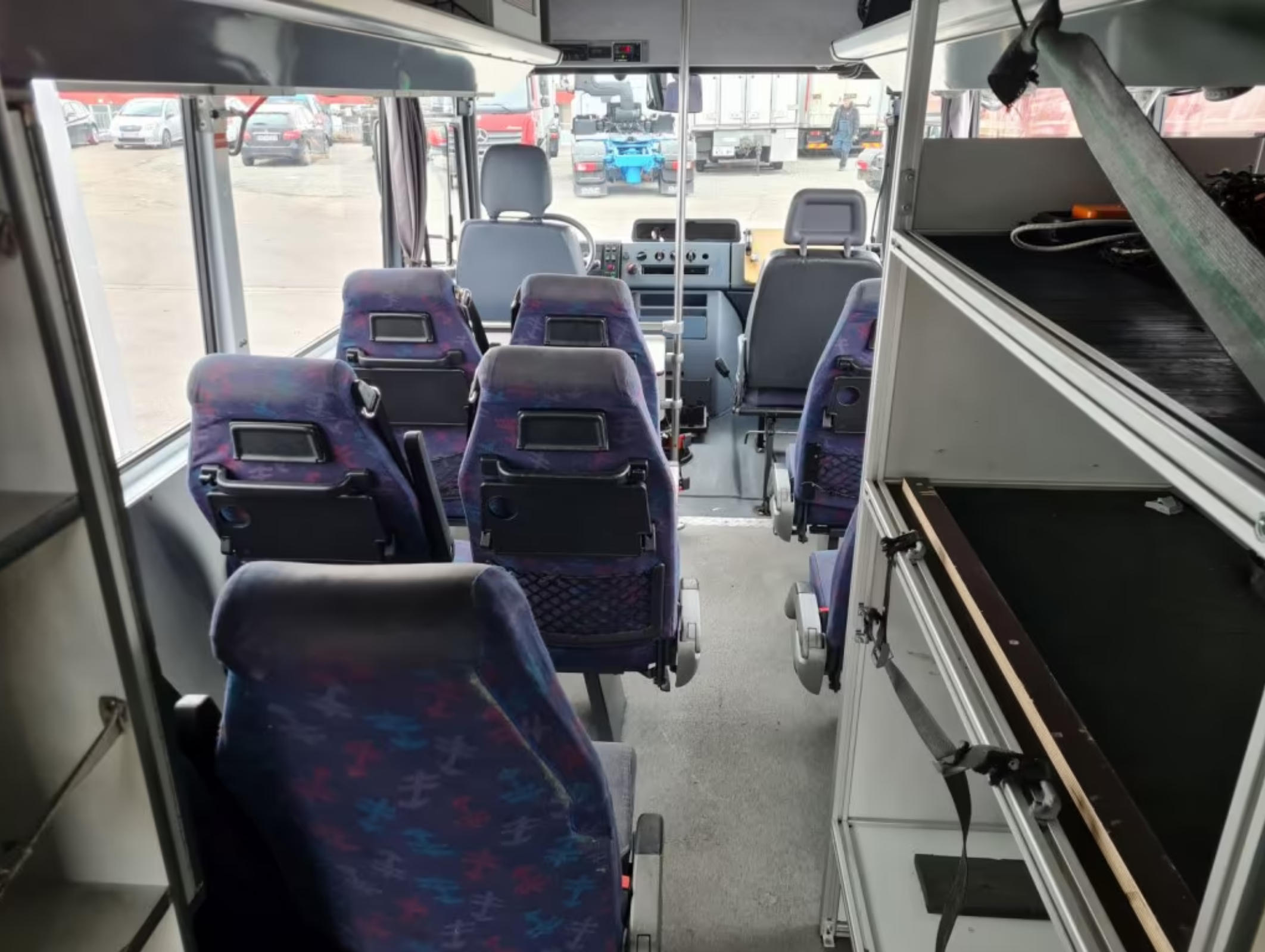 特殊车辆Mercedes-Benz814DVario，奔驰威雷退役警车