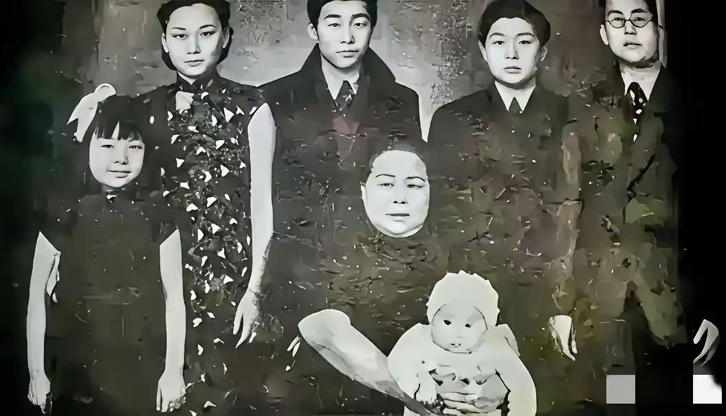 1938年1月，国民党上将韩复榘被枪决，次日上午，郑洞国带着卫士乘车来到漯河与高