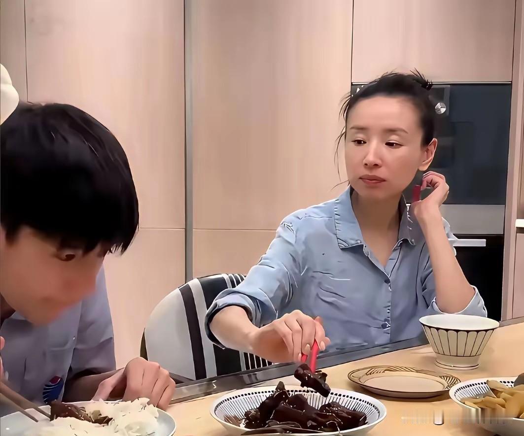 董洁这是在打大众的脸吗总是有人只站在自己的立场考虑，完全忽略这