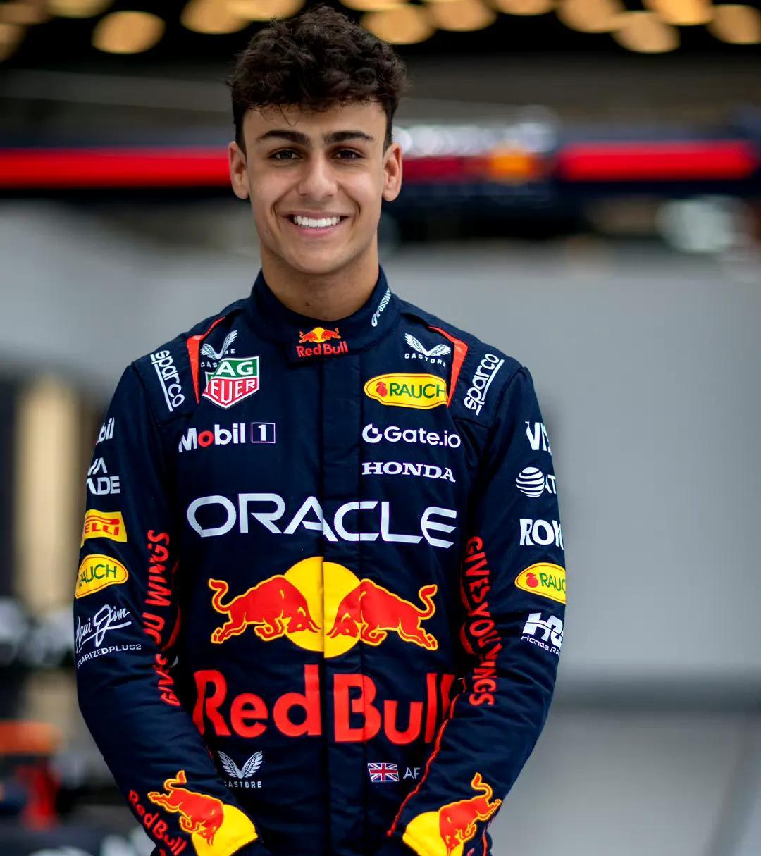 #f1#红牛天才少年林德布拉德将取代角田参加英国大奖赛FP1。这位17岁的英