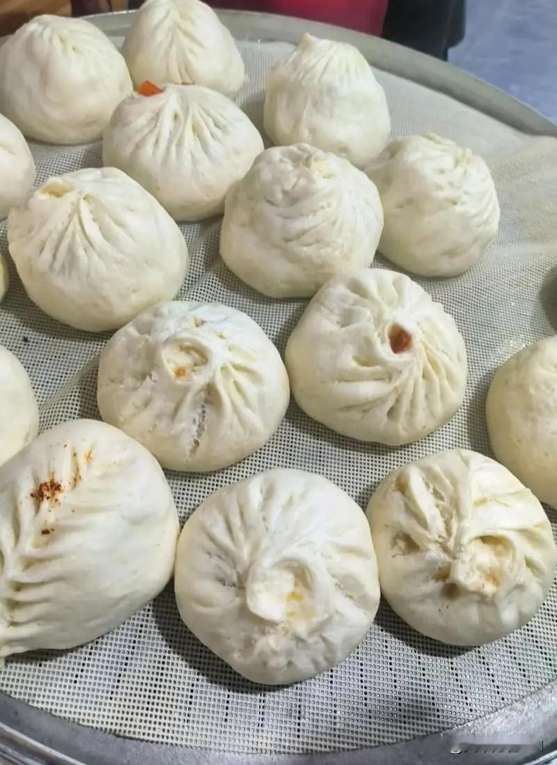 时辰包子：关中渭南的烟火风味时辰包子，是关中渭南标志性早餐，始于清代乾隆年