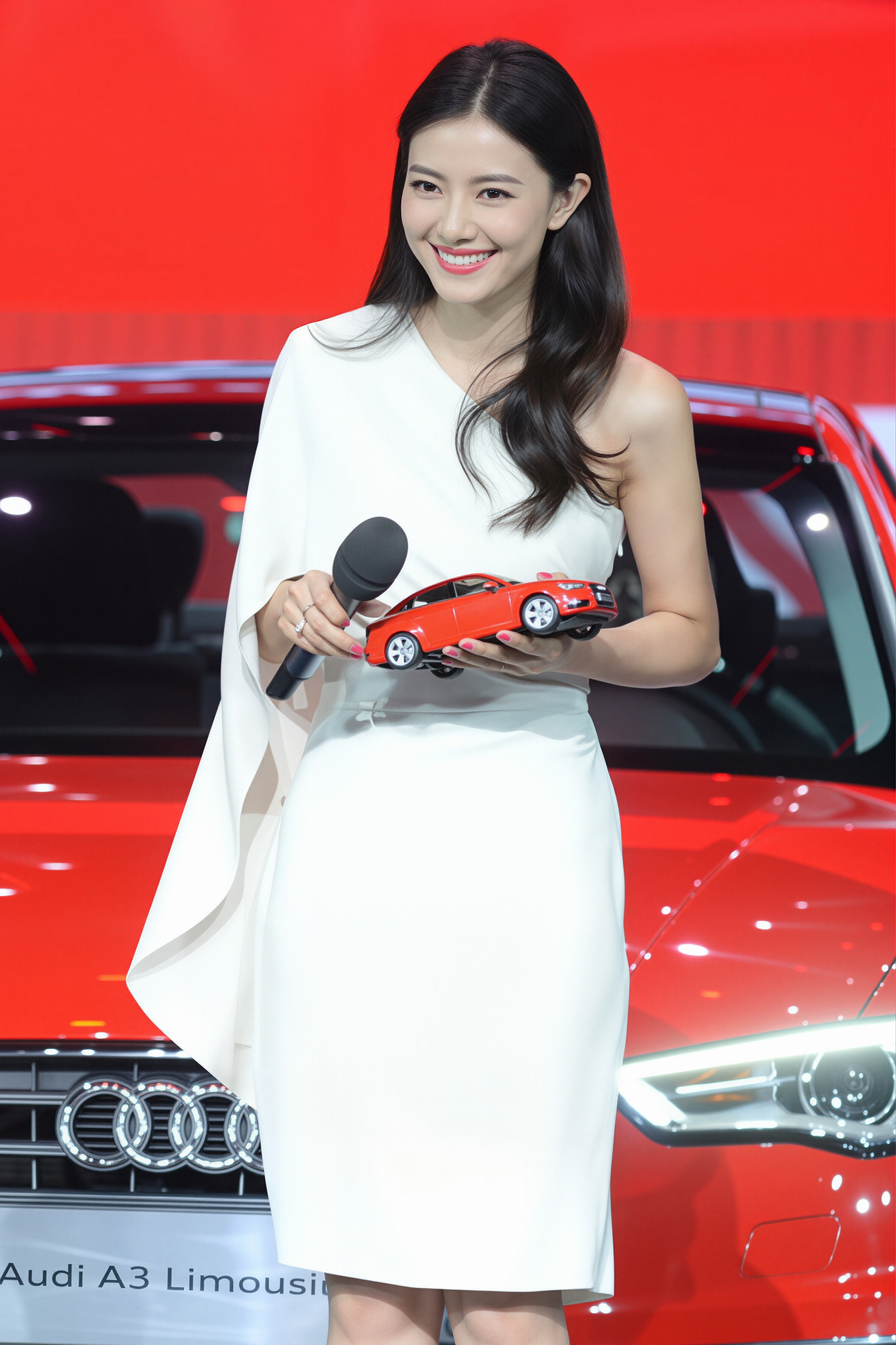 高圆圆从容迈步的姿态，恰好诠释了科学运动的核心——适度才是长久之道。就像她优雅