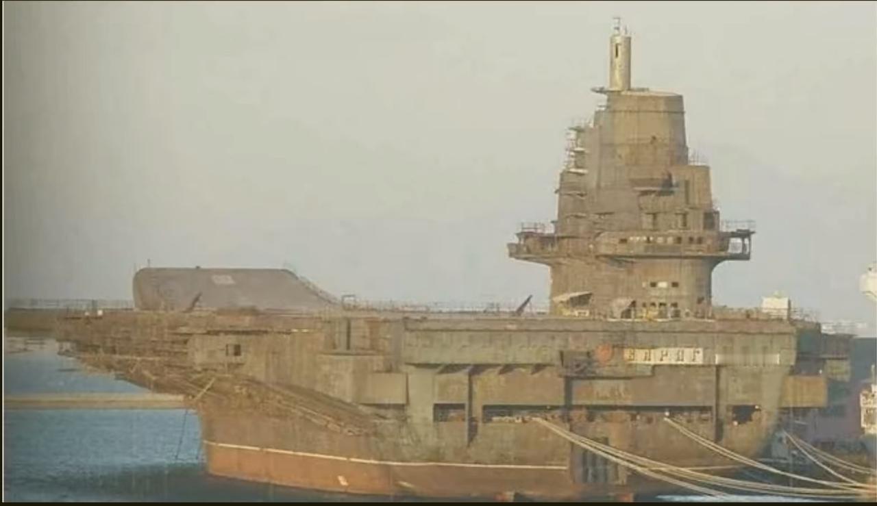 中国的航母之路始于对历史经验的深刻反思和对海洋战略的长远布局。自20世纪90年代