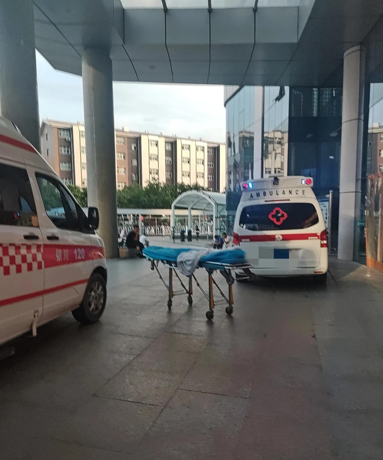 我们科室一个资深规培老师是这样建议他的本科学生如何选择规培医院的：第一