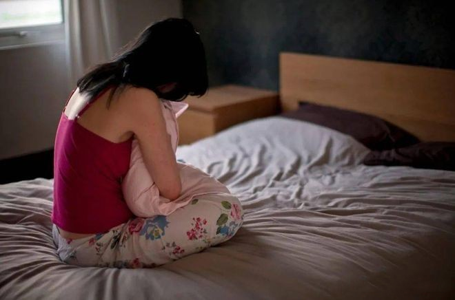 四川，一男子在网上勾搭15岁女生，两人见面后，自愿发生了亲密关系，不料，男子