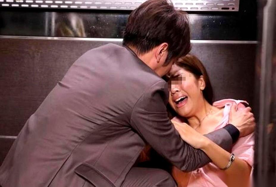 当罗女士推开那间闷热出租屋的房门时，她失踪已久的丈夫罗某，正抱着一个刚会走路的私