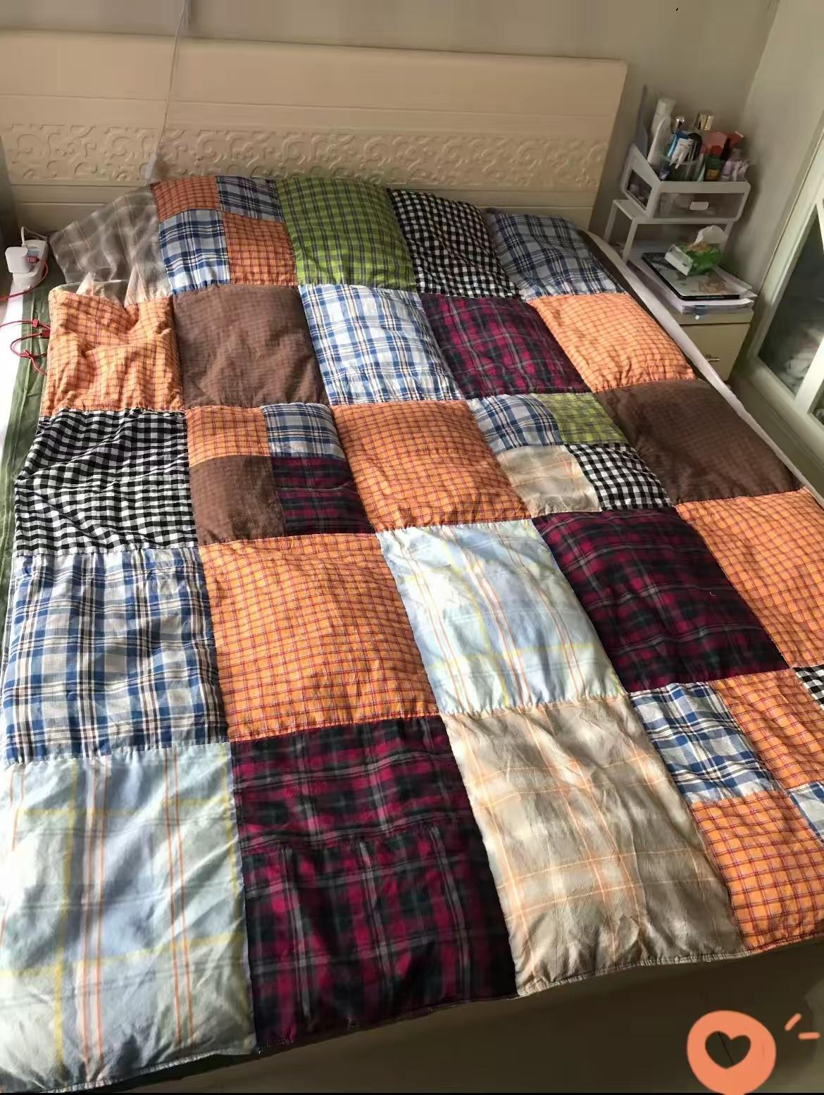 婆婆又用不穿的旧羽绒服，旧衣服，做被子了！不是土不土的问题，是没有美感的问题，布