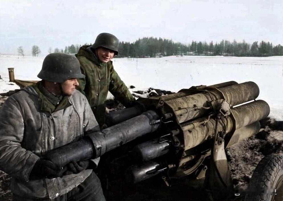Nebelwerfer41是二战期间德军装备的一款标志性火箭炮，其名称直译为“