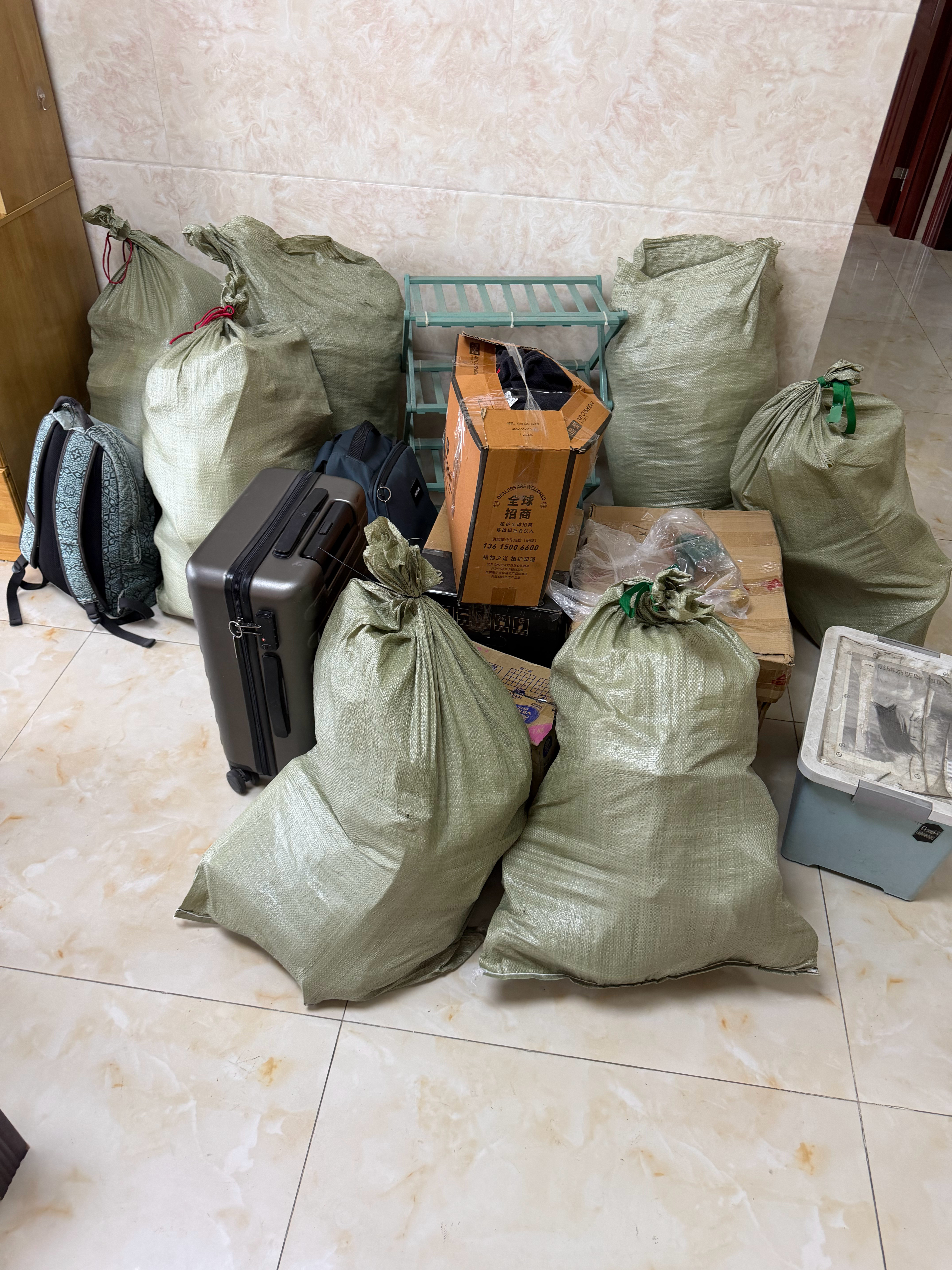 原来幸福是个比较级，处处是攀比一个朋友说我，搬家用的这种编制蛇皮麻袋，太Low了