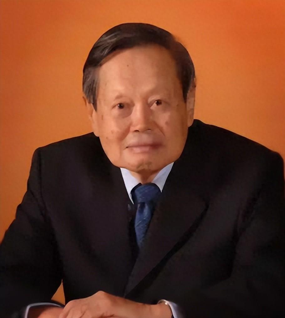 翁帆也没想到，丈夫杨振宁去世后，竟因生前一个举动再次口碑暴涨杨振宁去世的那天