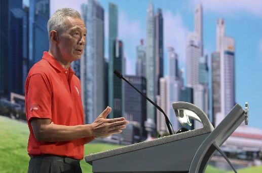 现在的新加坡，怕是真的坐不住了！为什么？因为中国人正在一步步砸掉他们端了几十年的