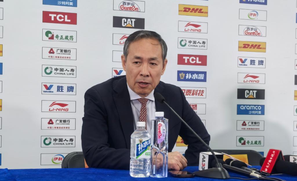 北京输上海，许利民赛后发言自欺欺人！比输球更绝望的是，天才前锋赛季报销！北京时