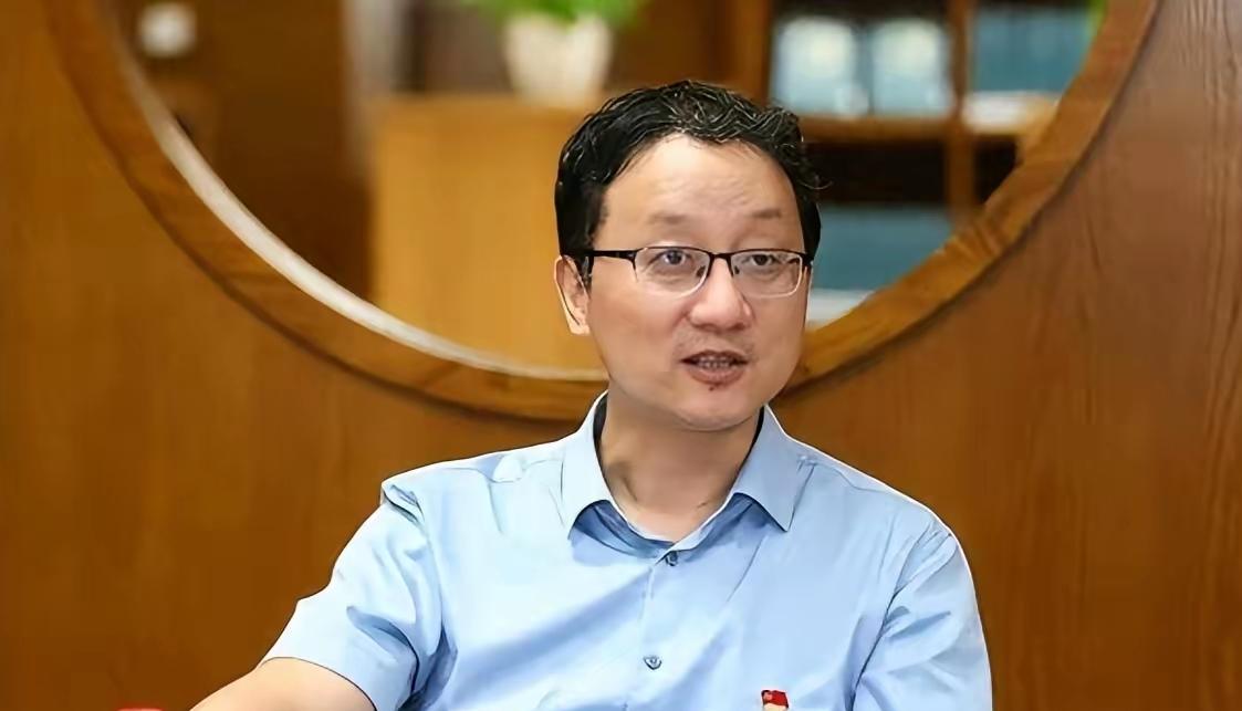 中国外交部人事调整消息一出，就被外媒盯上7月29日，德国之声援引中国外交部网