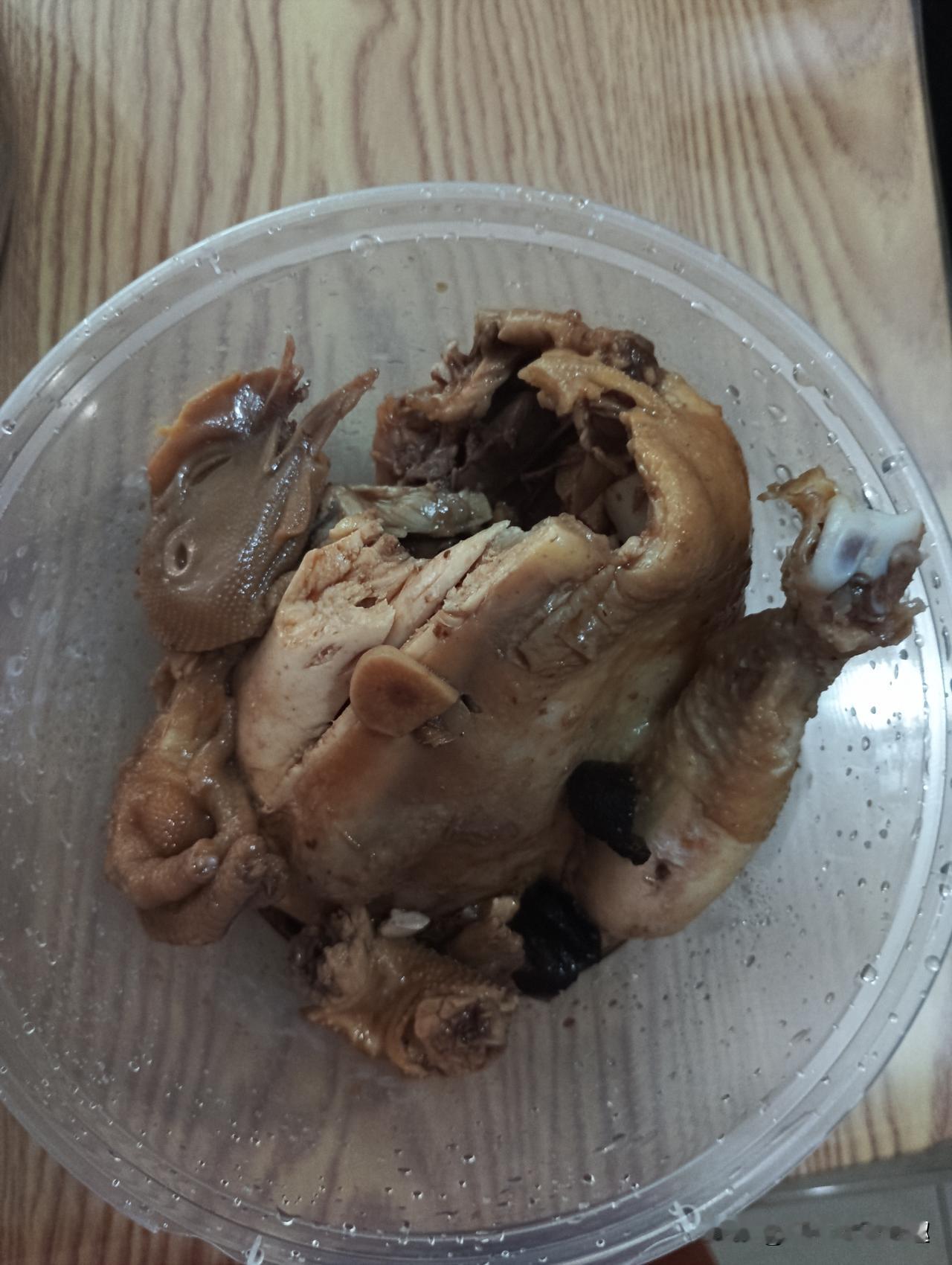 自己做的豉油鸡卖相怎样？是不是很有食欲呢？我做的这么好的鸡，我自己都舍不得吃，