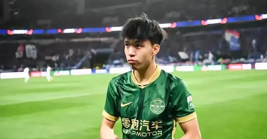 王钰栋的下限应该是韦世豪，正常情况最少能达到武磊的水平，上限正常应该是黄喜灿。达