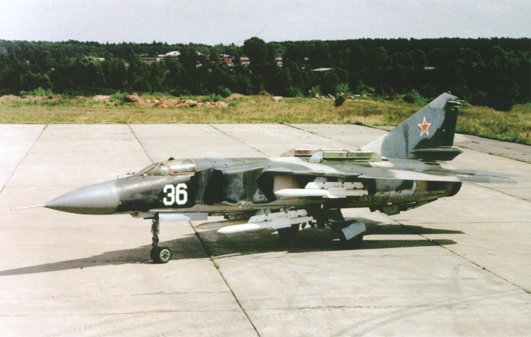 挂载4枚R-77中程空对空导弹的米格-23-98。MiG-23-98是俄罗