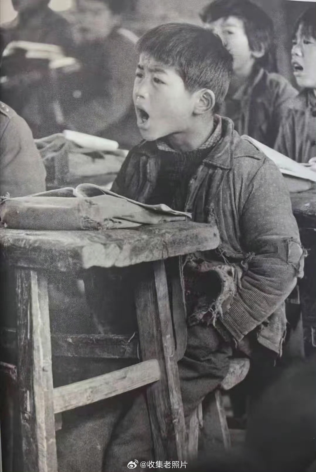 1991年，湖北。红安县在上课的小学生。