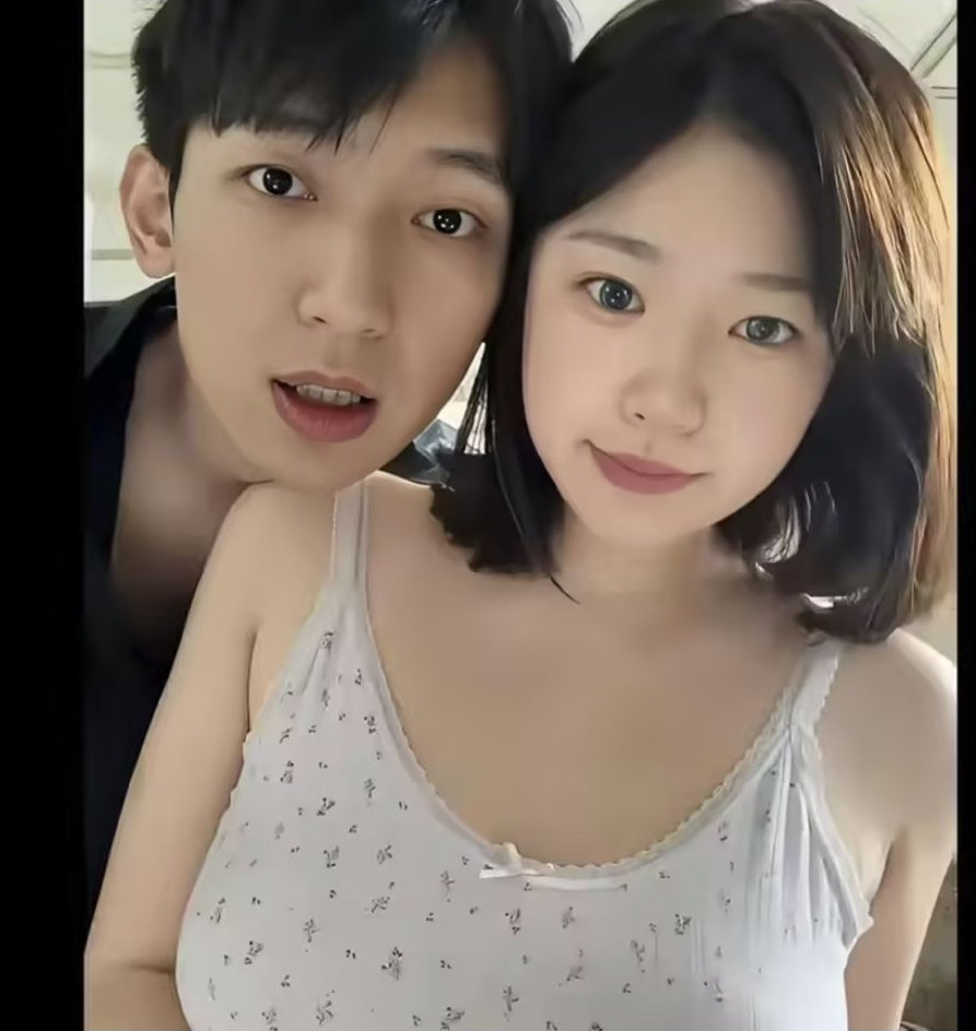 黄一鸣网红生涯终结前男友证实账号永久封禁遛狗风波引爆连环塌房
