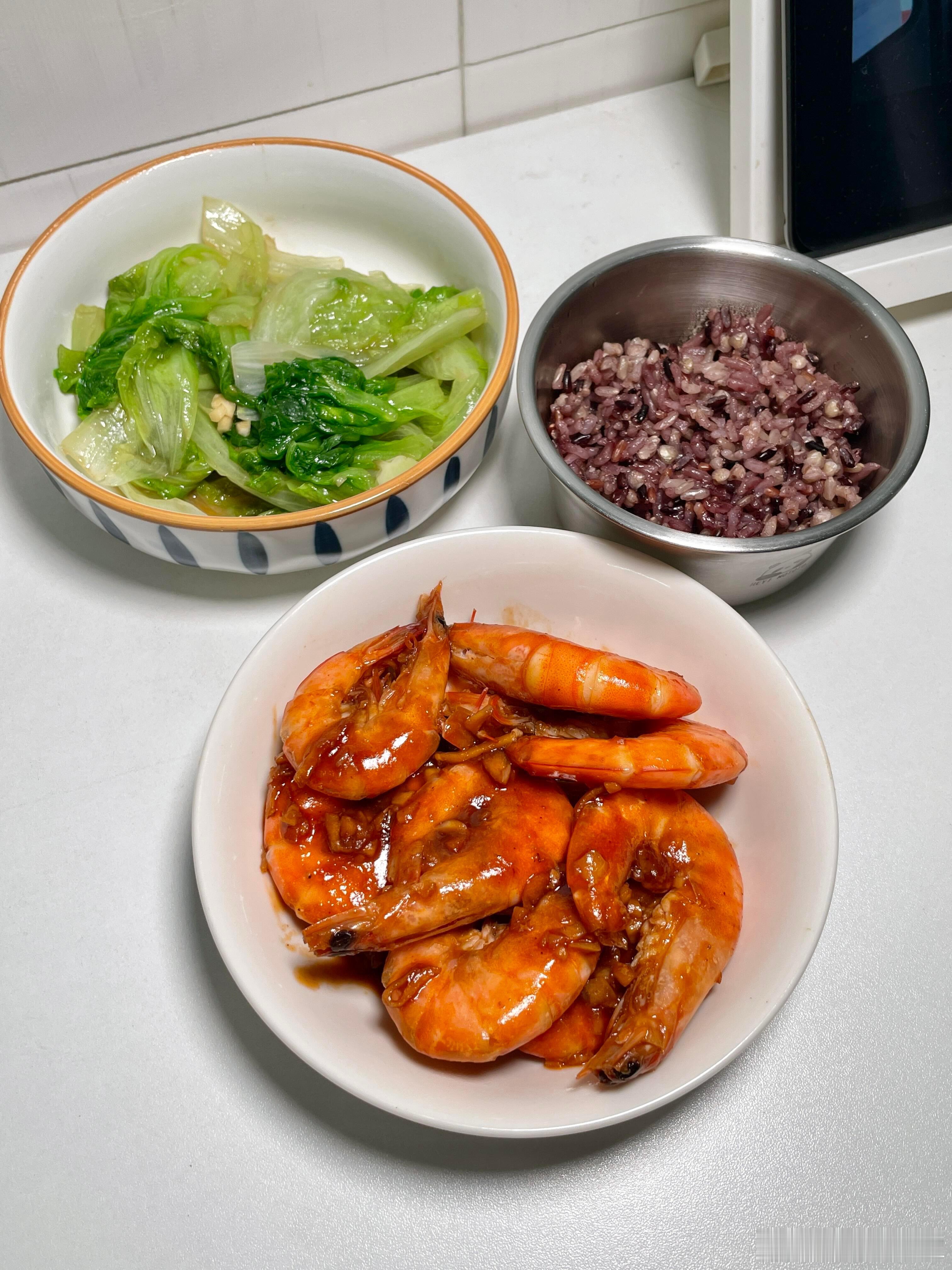 今天是大虾配青菜！🦐🥬​​​