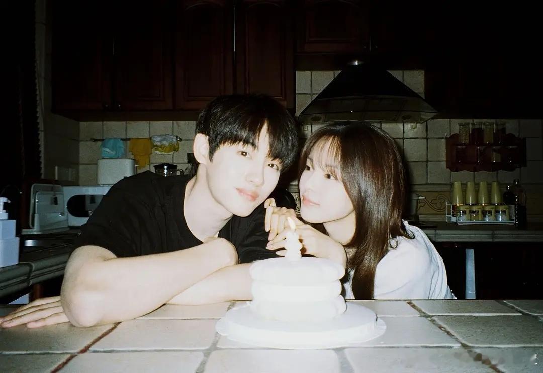 太阳雨应该要扑的，杨超越看男主的眼神竟然是放空的。