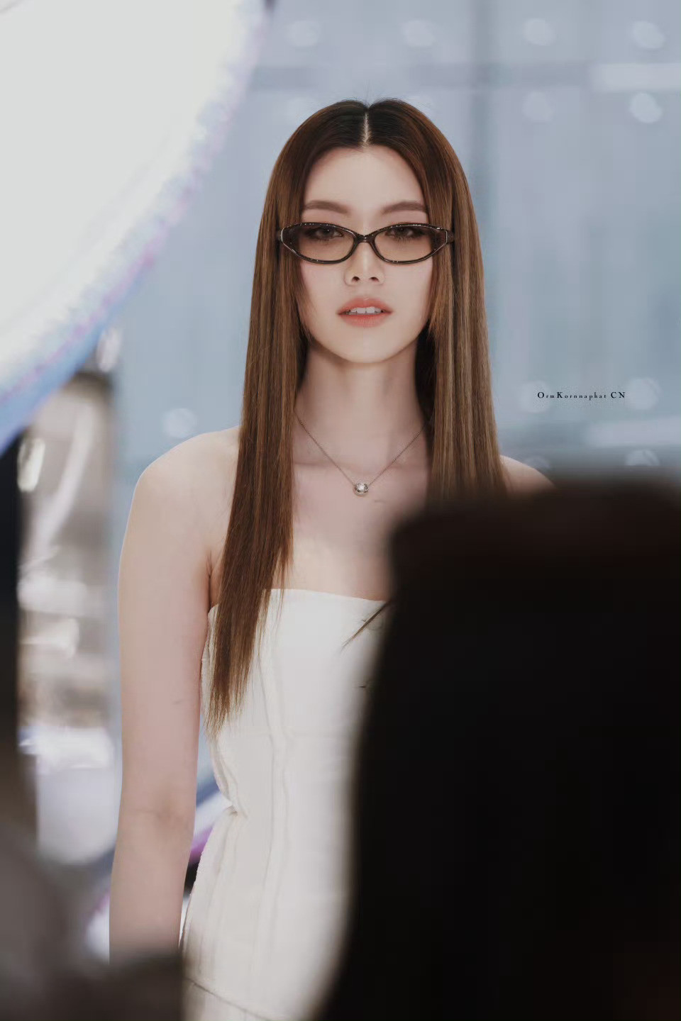 戴GentleMonster的OrmKornnaphat高智感女郎🕶Hau