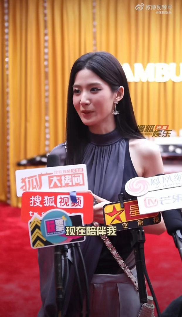 被妆造和灯光陷害了家噜适合浅色