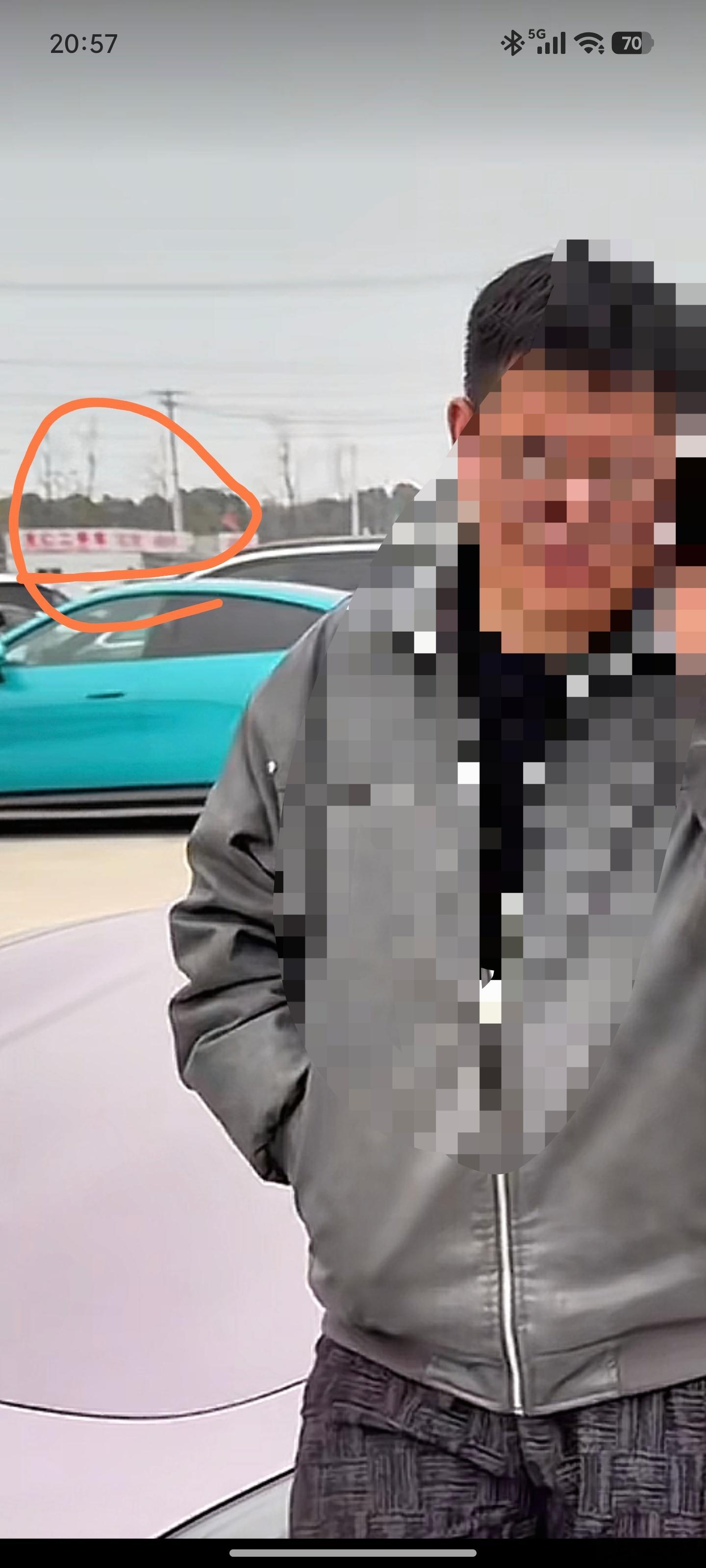 如果你认为别人是造谣，那么你要维护品牌形象，首先要做的应该是找证据去反驳，去给品