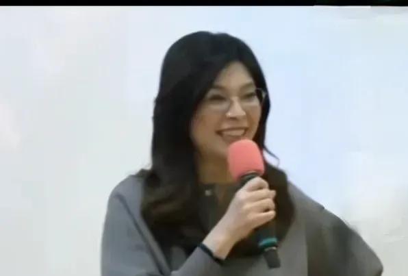 东吴夜话之后，岛内朋友圈被郑丽文一句话刷屏——“我出生认的第一个字是汉字，开口说