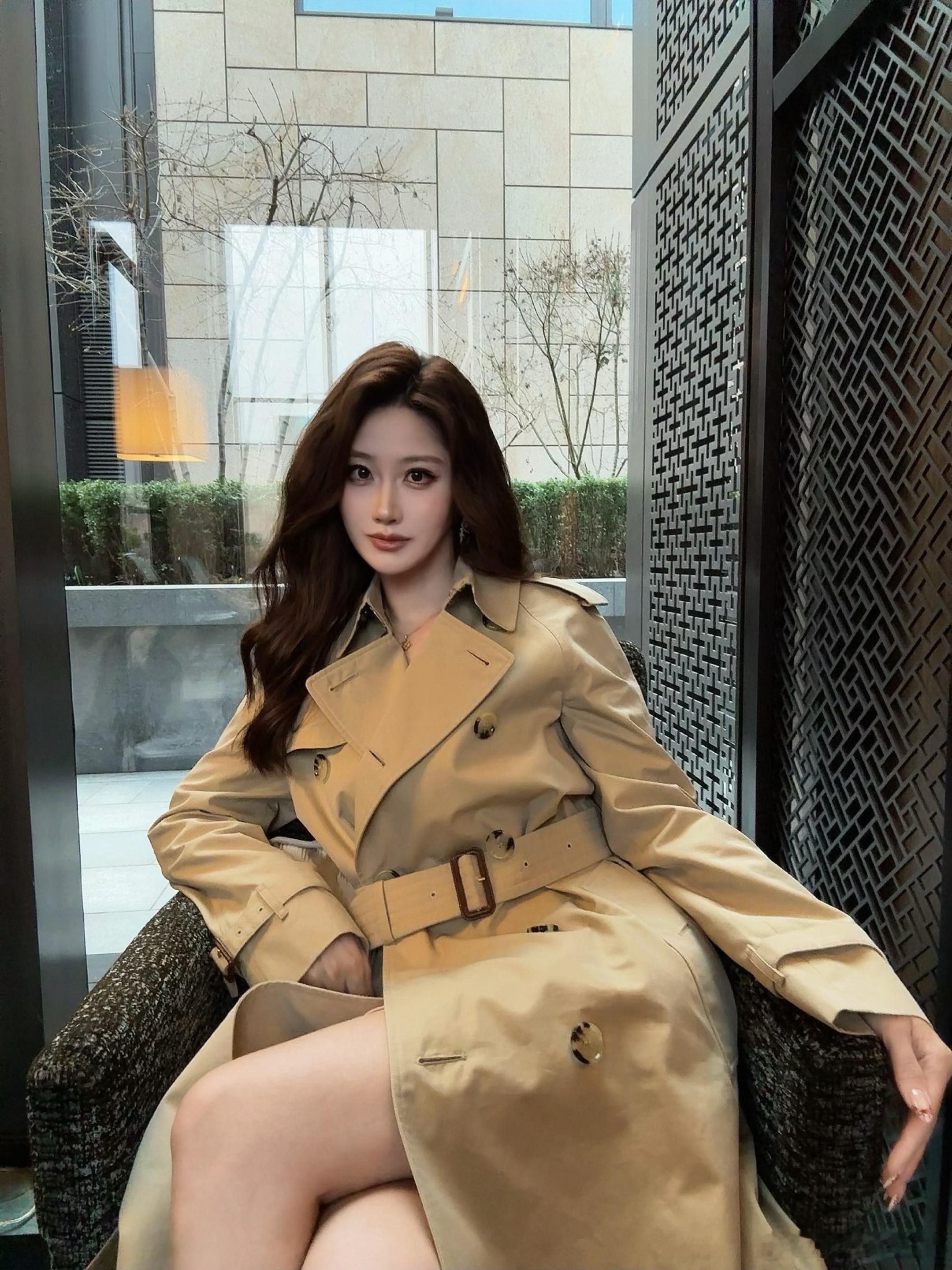 我发自拍🤳这个妆是找化妆师化的，水平如何？变美笔记今日妆容穿搭分享我的美妆生活