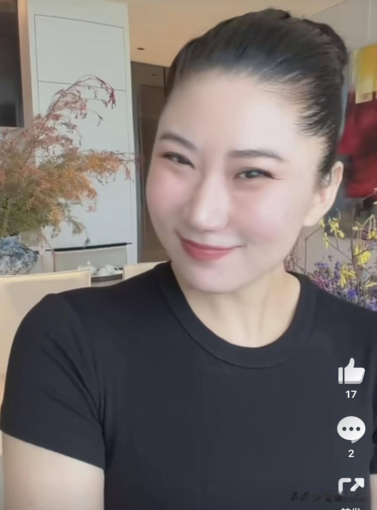 谢贤前女友coco说：我告诉大家一个秘密，我和四哥刚认识不久我们去卡拉OK，