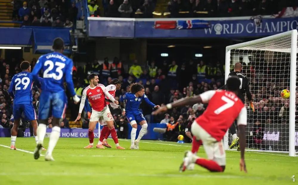 切尔西1比1阿森纳抛却所有的比赛杂音，专注于战术本身，你会为阿森纳有些担忧。桑