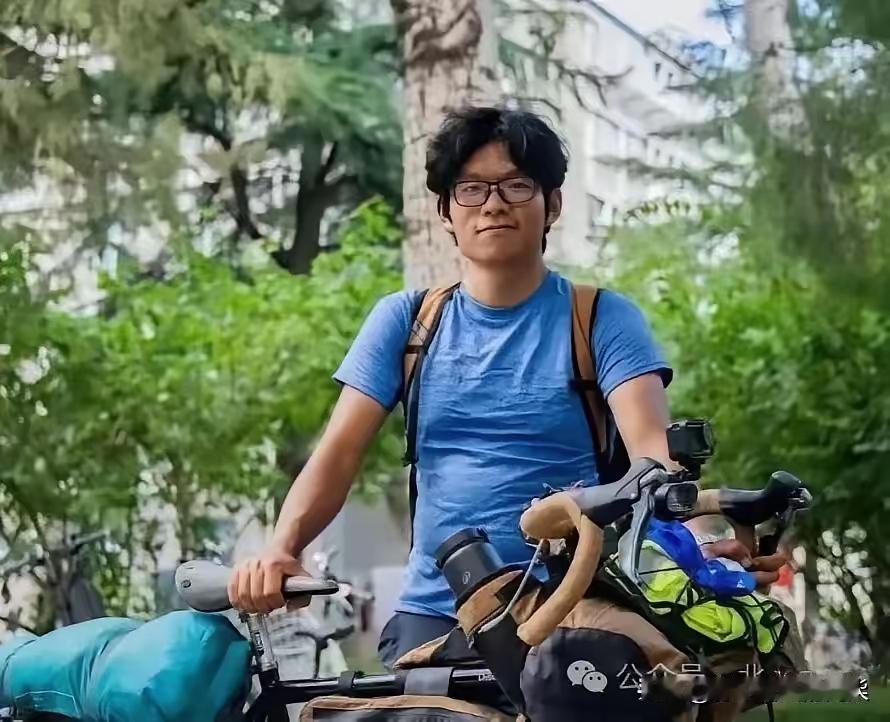 真虎啊！19岁昆明小伙李俊辰考上北外，没坐飞机高铁，硬是骑自行车35天，从昆明骑