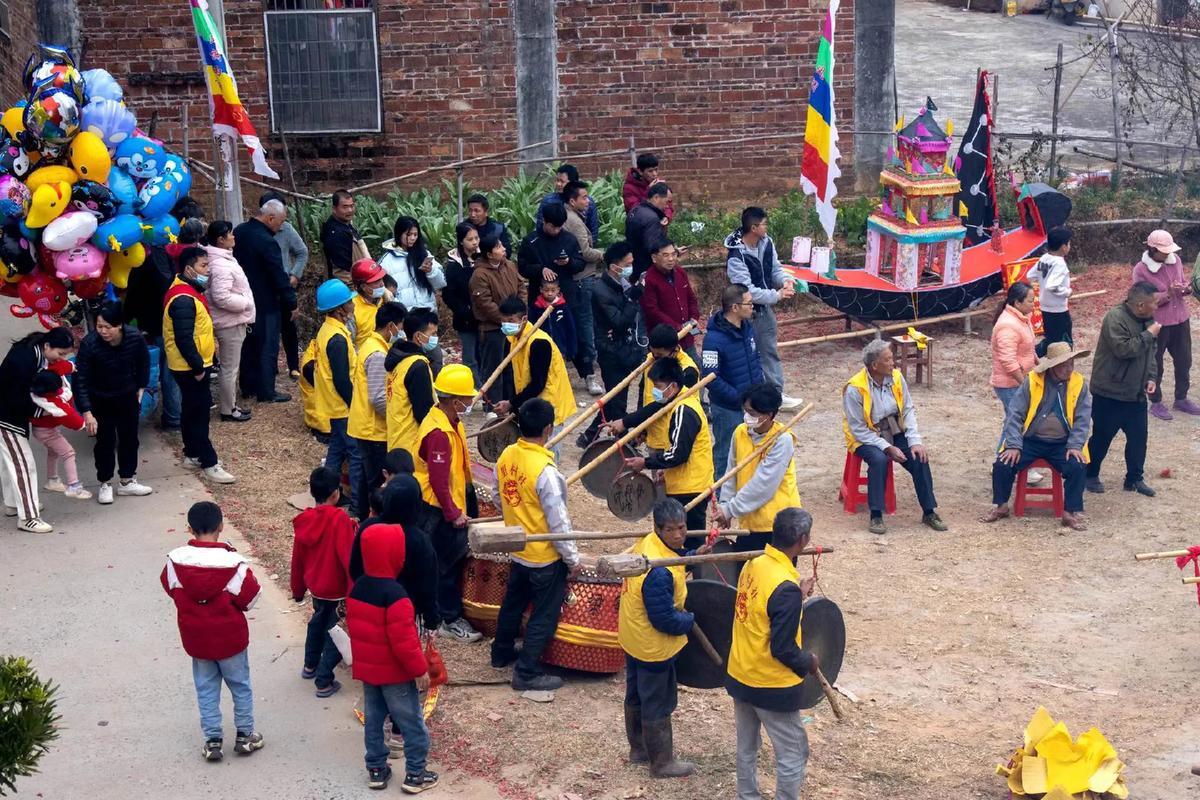 如果有人不想办年例了，你会跟风吗？我与老婆谈对象时是93年，认识她时，她家是有