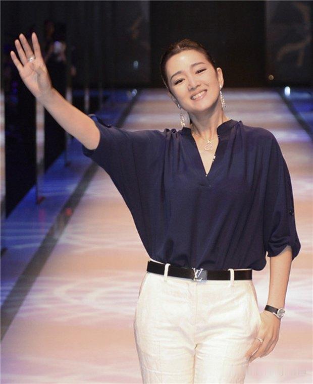 巩俐和章子怡谁更漂亮?巩俐和章子怡都是中国内地最漂亮的女演员，两人人都是走向国
