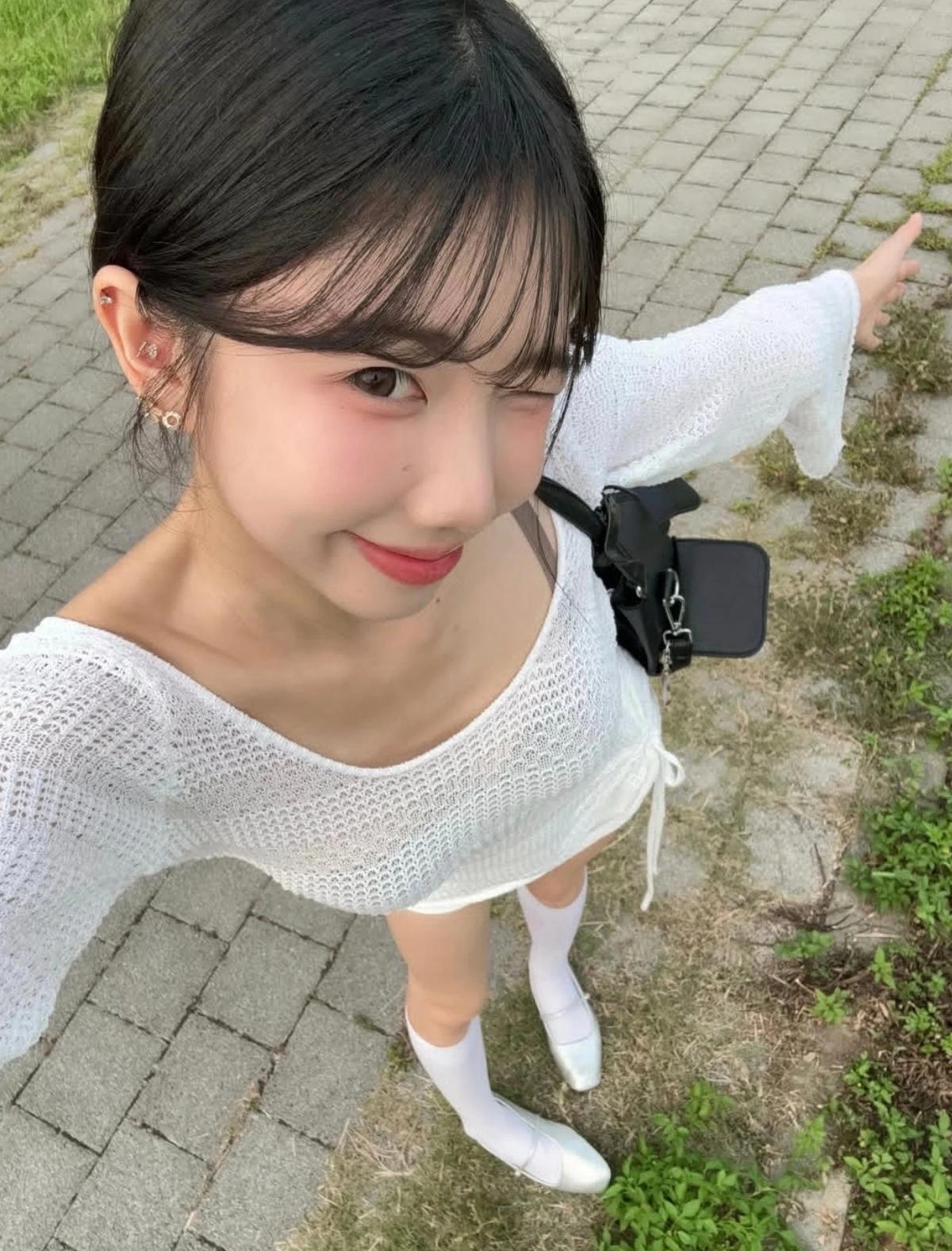 少女摄影|NO.0132期清甜少女户外随拍原来俯拍才是“可爱密码”普通户外