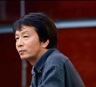 什么是穷人思维，刘震云说：穷人赚不到大钱，抱怨父母无能；穷人娶不到媳妇，抱怨女人