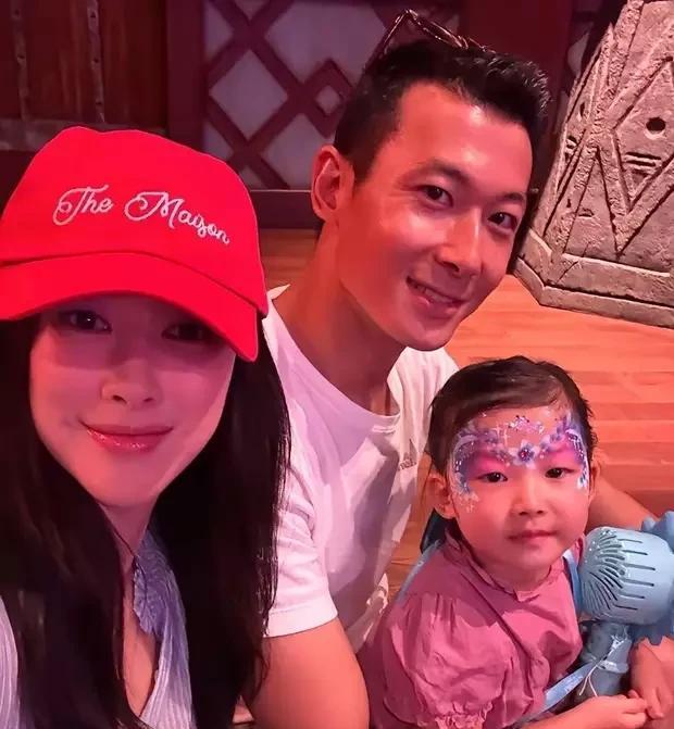 【颜值天花板！朱珠女儿“面部彩绘”萌翻全网，老母亲笑出鱼尾纹？】9月1日那一天