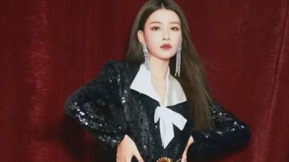 你知道吗？孙怡近日在综艺里一句“我看那玩意儿干啥啊”火出圈了！当时大家聊到情感类