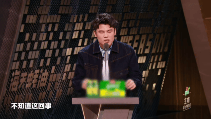 终于懂大家为什么疯狂刷何广智这段了！在节目里他自曝贾耗落魄时在他家借住三个月，当