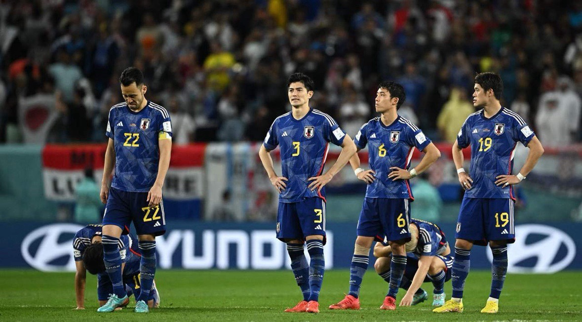 不用吹牛皮拿2026年世界杯了，日本国家队小组赛都可能出线不了。世界杯决赛圈抽签