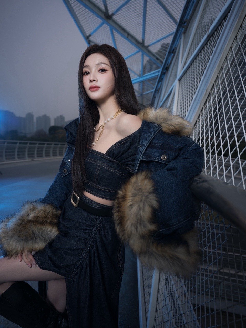 吴宣仪不规则牛仔裙吴宣仪没有不出神图的义务吴宣仪不规则牛仔裙