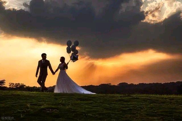 婚姻里，就算夫妻感情好，有些东西也不能共用。先说说隐私。别以为把手机密码、前任