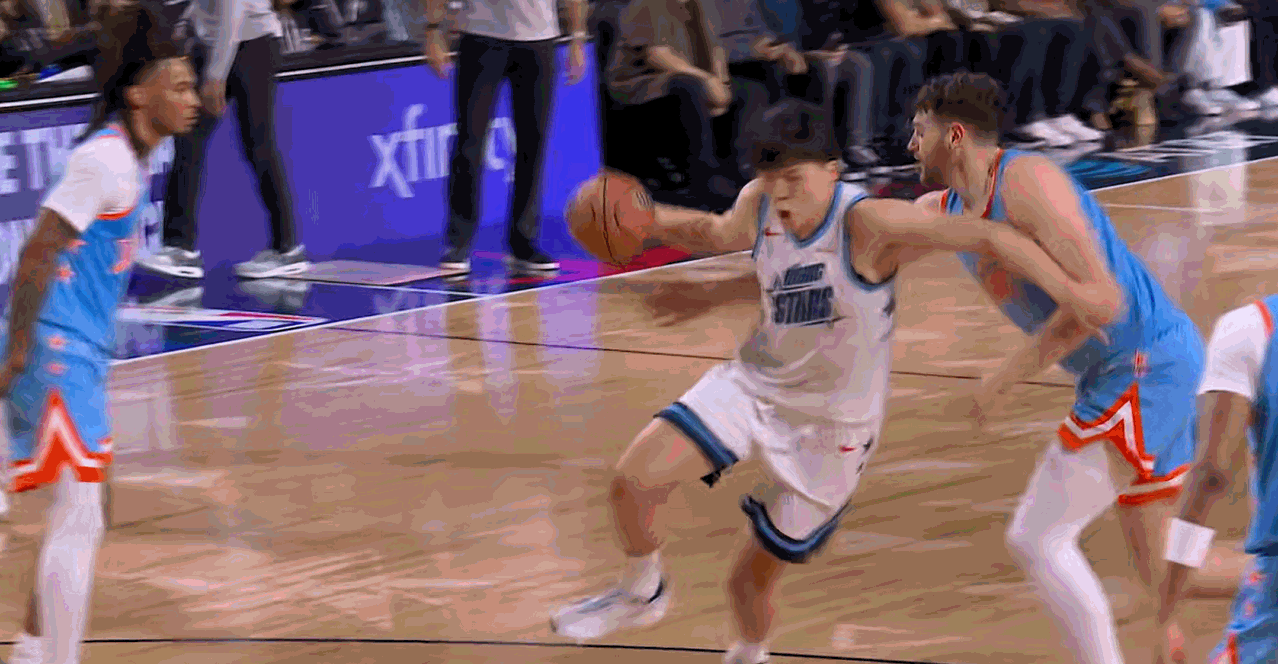 发展联盟大腿——杨翰森5中4砍10分！对上克林根快攻、3分、勾手、突破都有，证