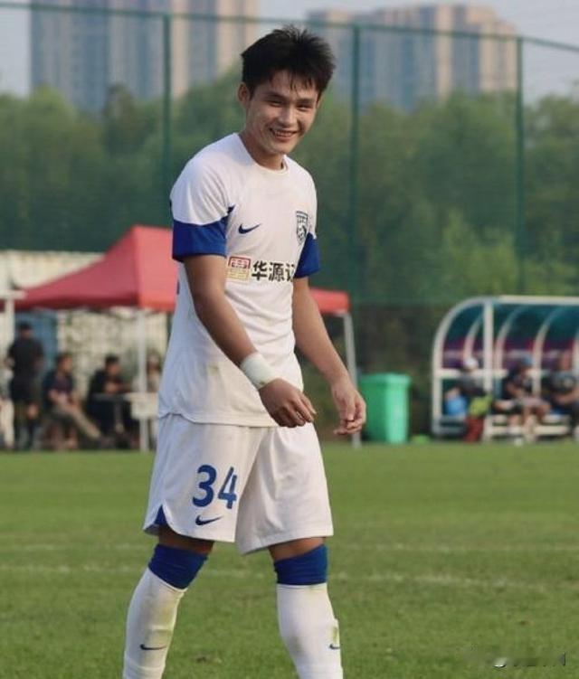 终结十轮不胜！武汉三镇主场2-0零封深圳新鹏城，保级之路迎来转机北京时间7