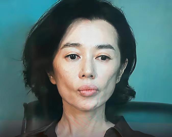 突然发现一个现象，骨架子大的女人真的不如骨架子小的女人抗老。看余男就知道了，4
