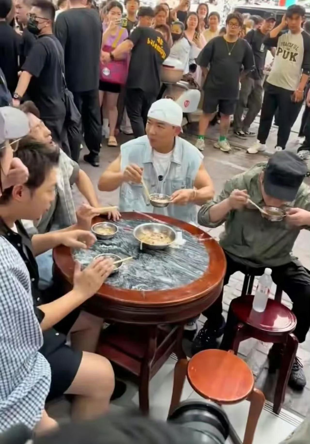 刘畊宏在网红店吃饭强制清场被曝出引发众怒之后，尽管道歉、澄清、报警营销号的造谣诽