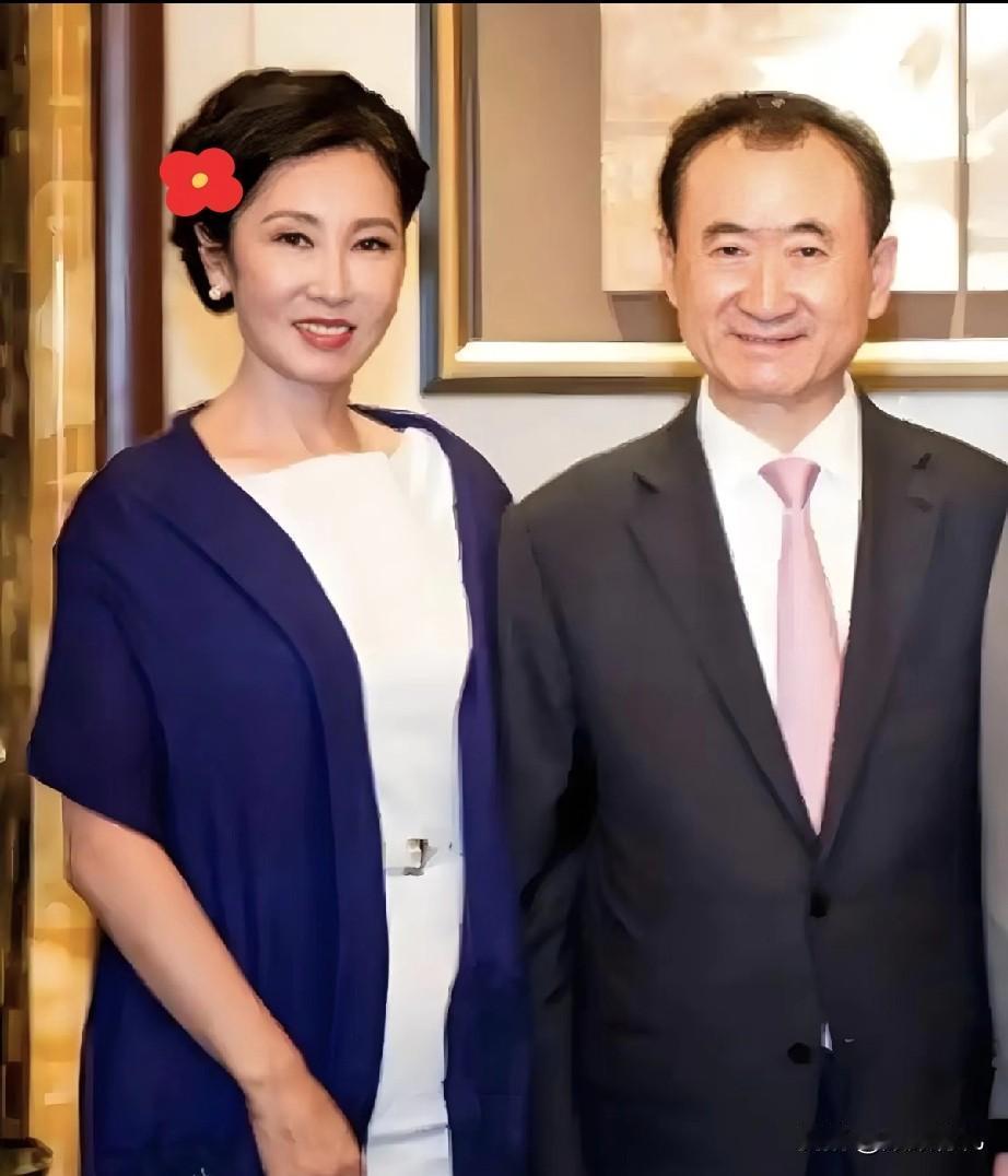 王健林被限高消费，不是因为王健林个人欠款，而是王健林名下的万达集团公司欠款。
